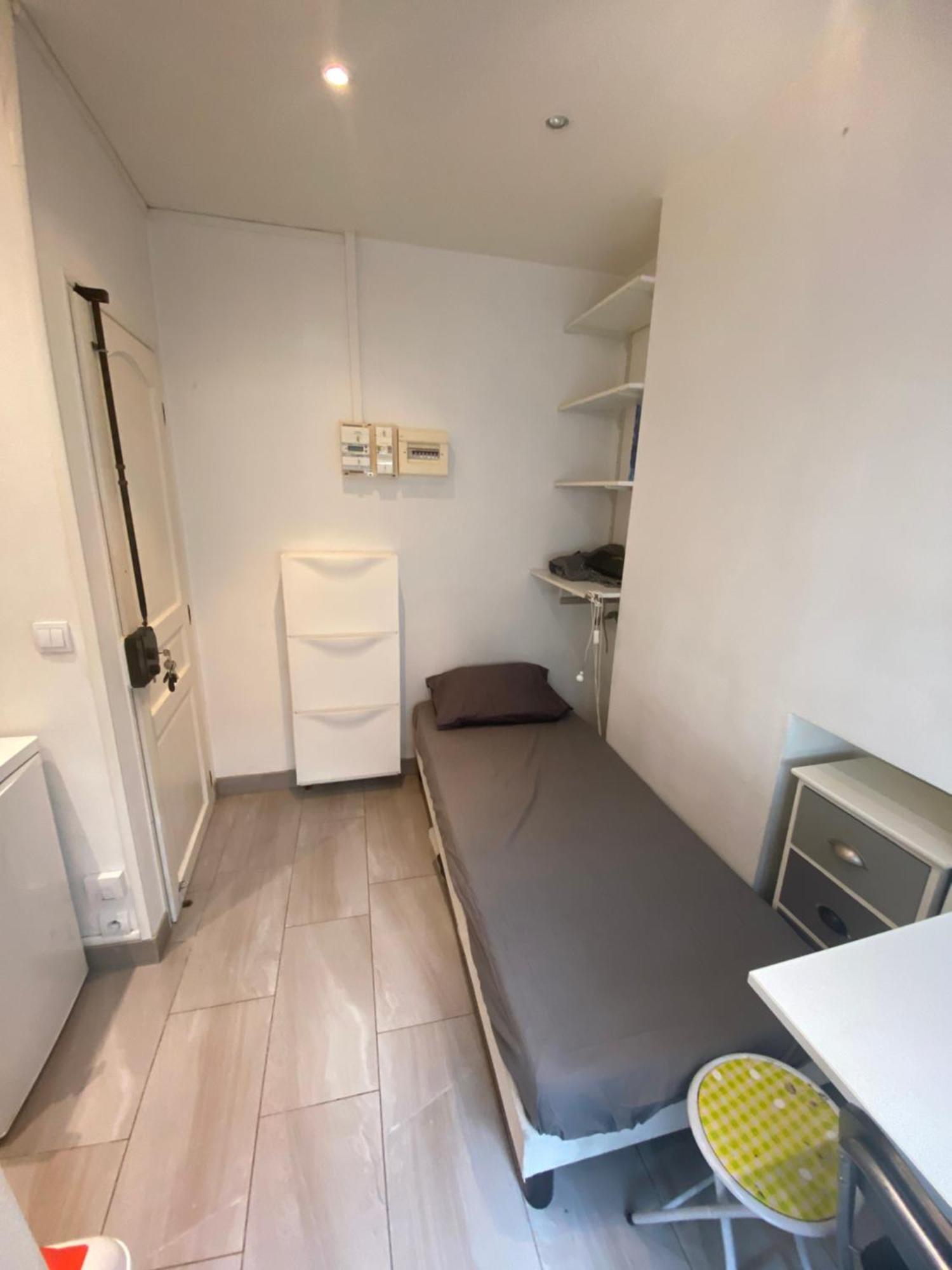 Small Studio Near Eiffel Tower Paris Exterior photo